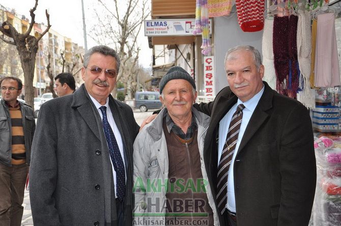 MHP Akhisar Belediye Başkan Adayı Mansur Onay Akhisar’ı Karış Karış Geziyor